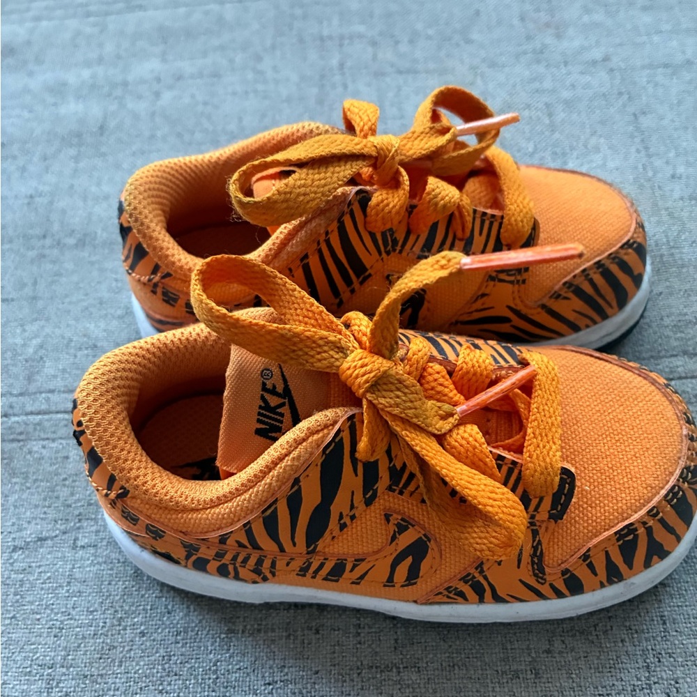 Kid's Nike Low Dunk Next Nature Tiger Stripes size 6 C - Picture 3 of 8